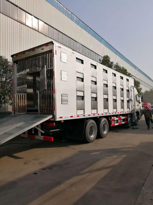 啥是佩奇？程力活禽運輸車生產廠家告訴您吸污車知識